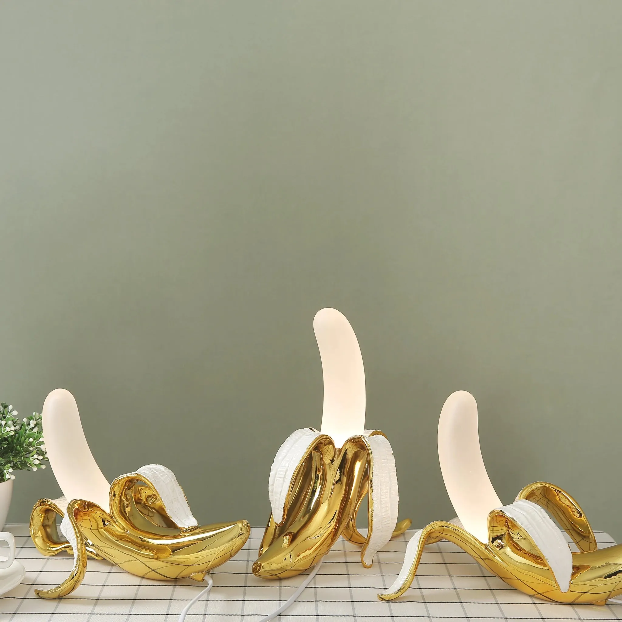 Modern Resin Banana Table Lamp