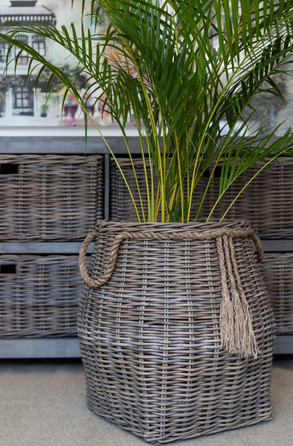 Rattan basket with rope handles