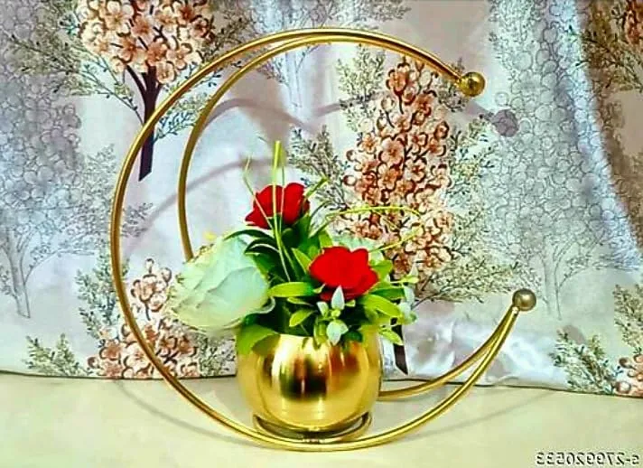 R.K EXPORTS Designer Flower Vase with Gold- Designer Moon Shape Vase Gold Metal Moon Shape Flower Pot, Table Decorative Flower Pot Home Decor vase s4000